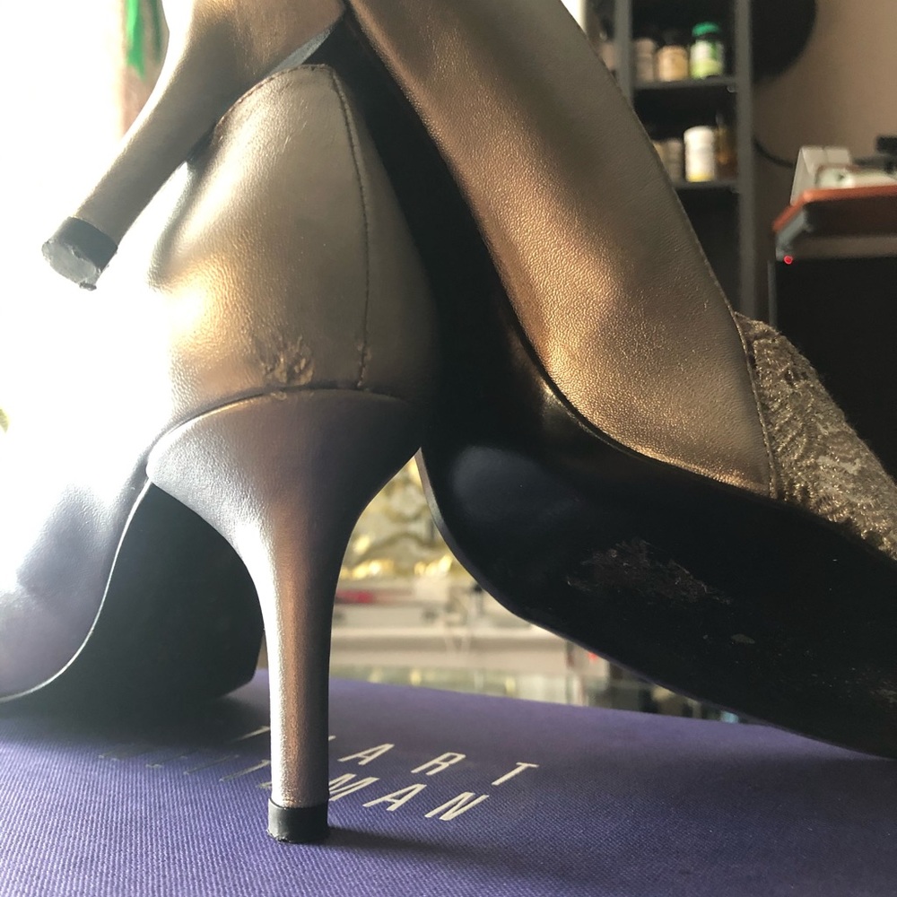 Stuart Weitzman - Picture 4 of 9